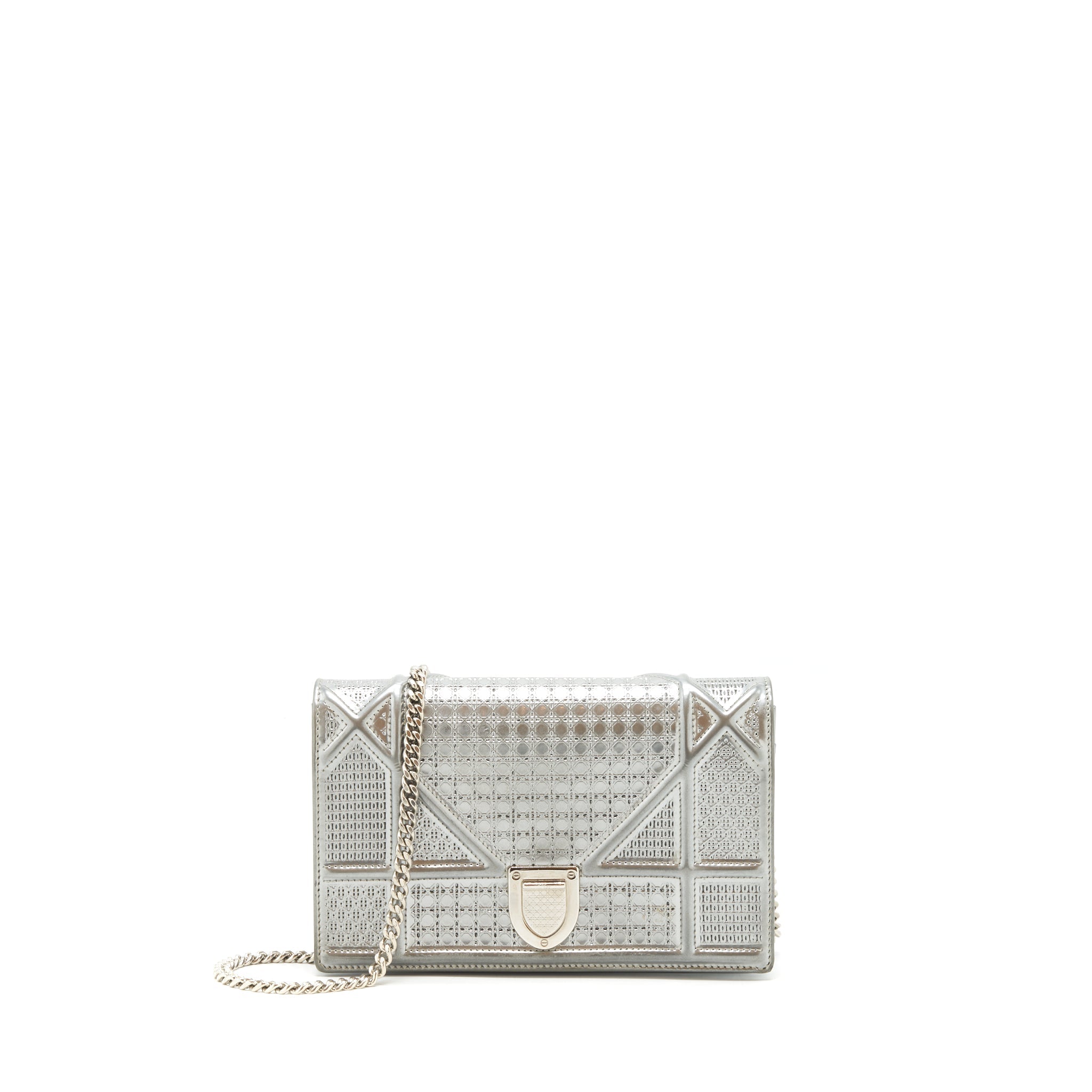 dior-diorama-wallet-on-chain-metallic-silver-shw