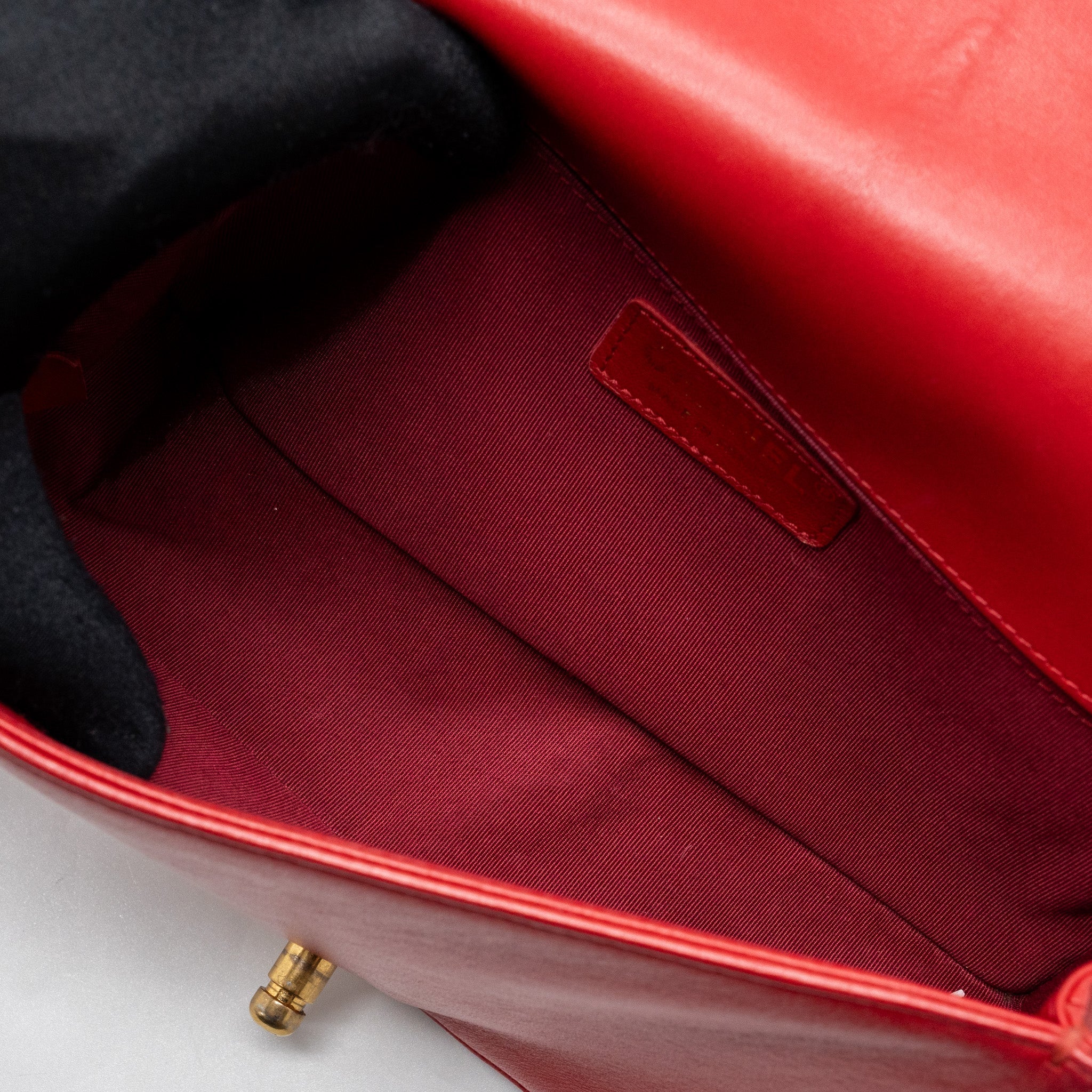 chanel-medium-boy-bag-red-brushed-ghw