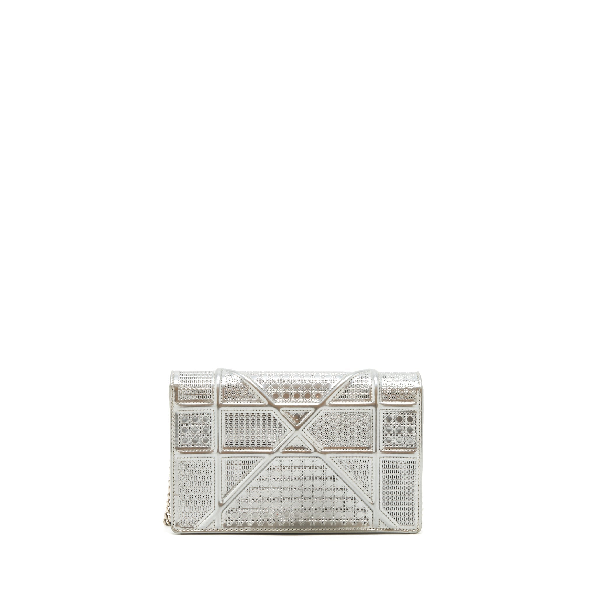 dior-diorama-wallet-on-chain-metallic-silver-shw