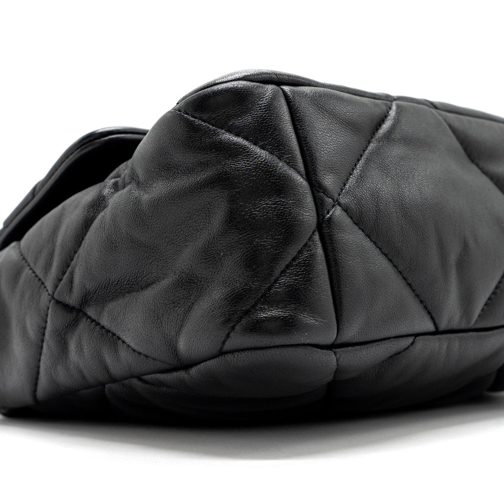 chanel-medium-19-bag-lambskin-black-multicolour-hardwaremicrochip