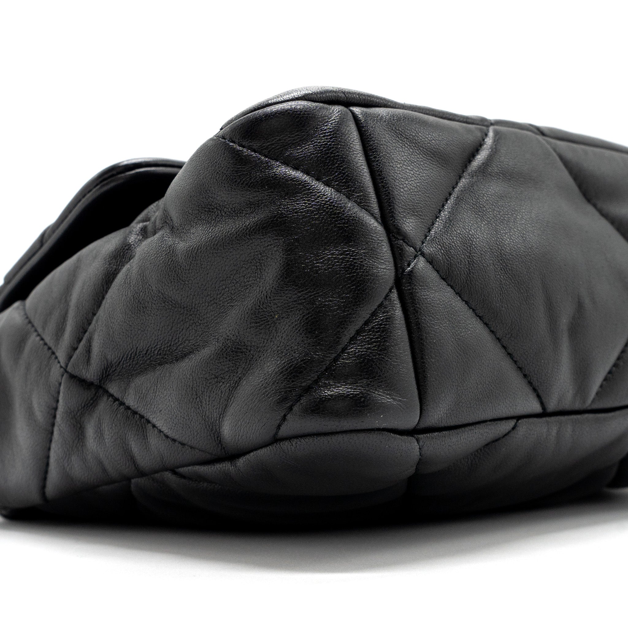 chanel-medium-19-bag-lambskin-black-multicolour-hardwaremicrochip