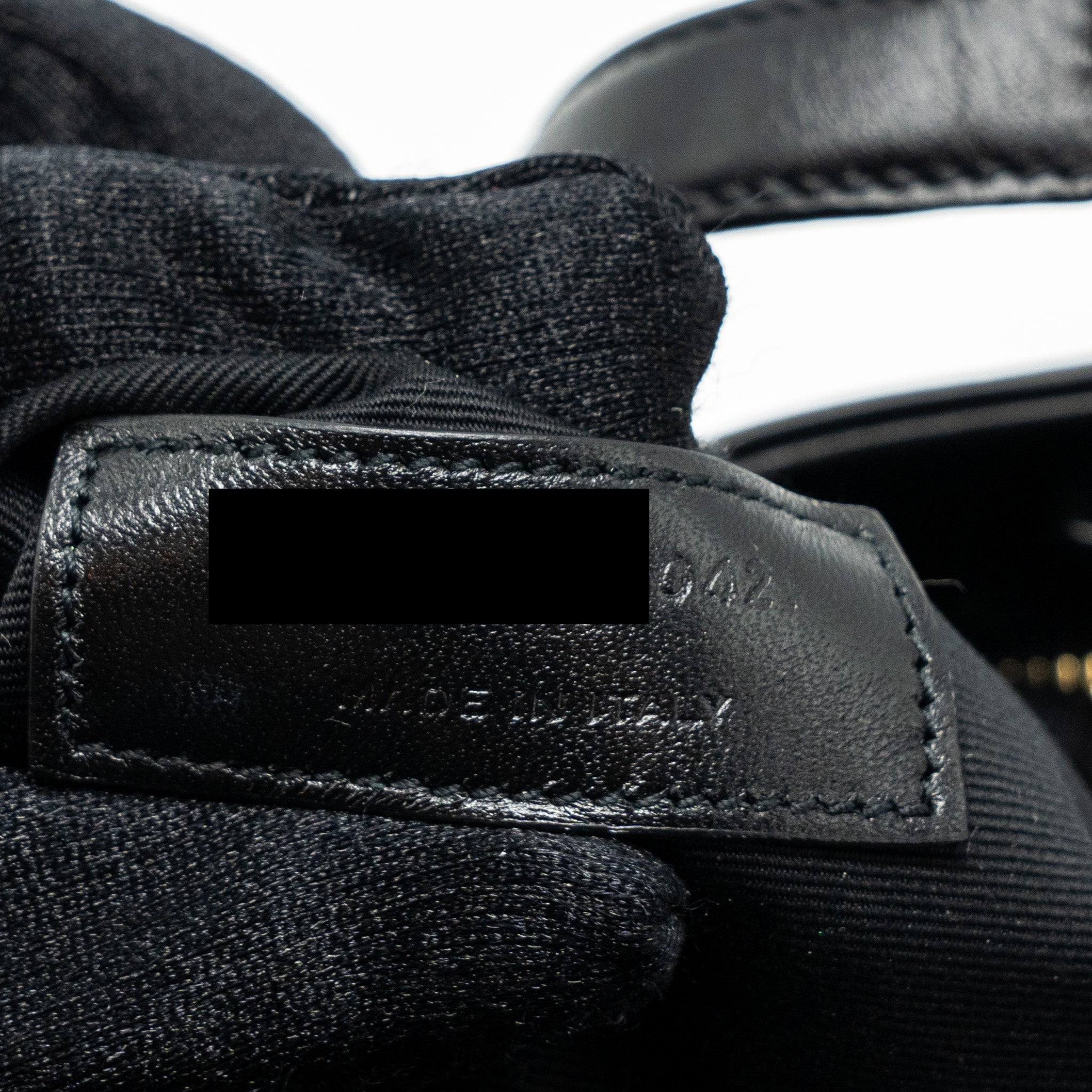 saint-laurent-ysl-le-5-a-7-hobo-bag-smooth-calfskin-black-ghw