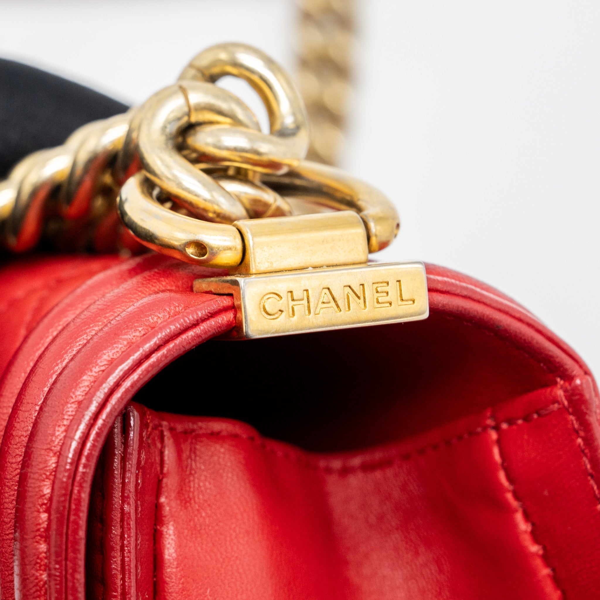 chanel-medium-boy-bag-red-brushed-ghw