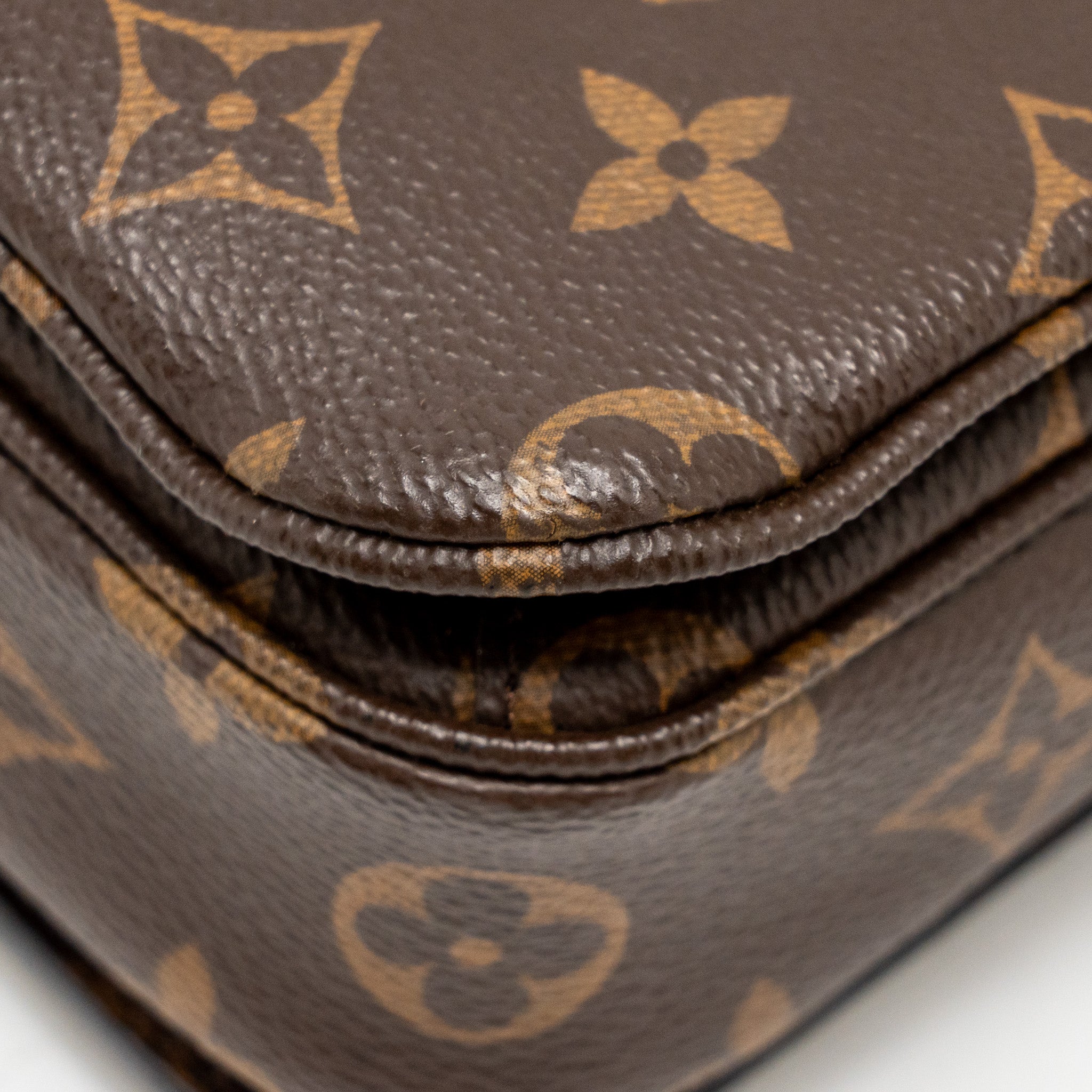 louis-vuitton-pochette-metis-monogram-canvas-ghw-copy