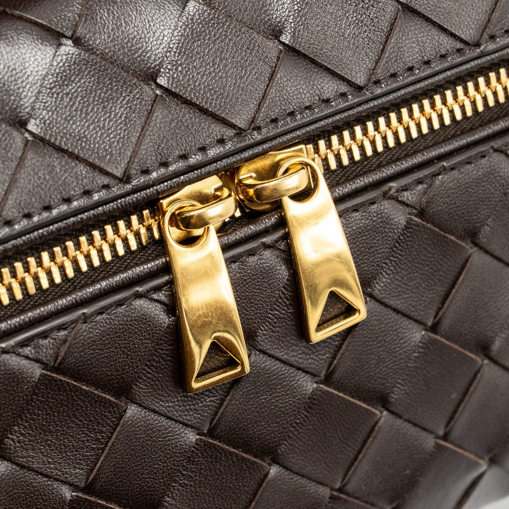 bottega-veneta-bang-bang-vanity-case-with-strap-intrecciato-leather-fondant-ghw