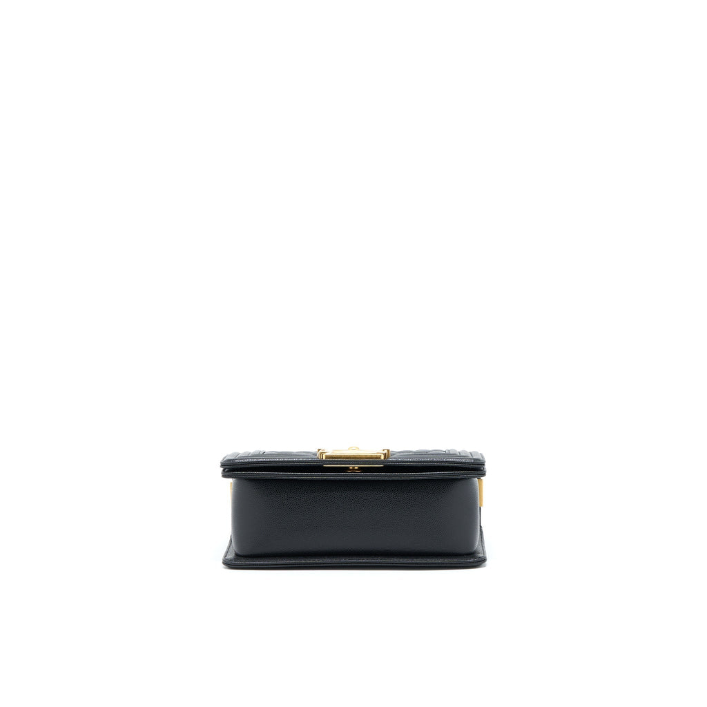 chanel-small-boy-bag-caviar-black-ghw-microchip-1