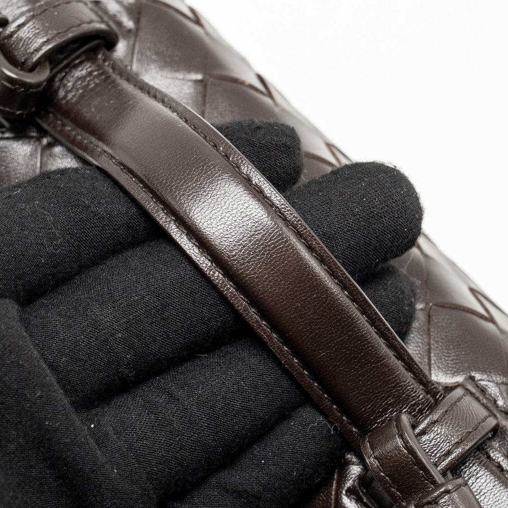 bottega-veneta-bang-bang-vanity-case-with-strap-intrecciato-leather-fondant-ghw
