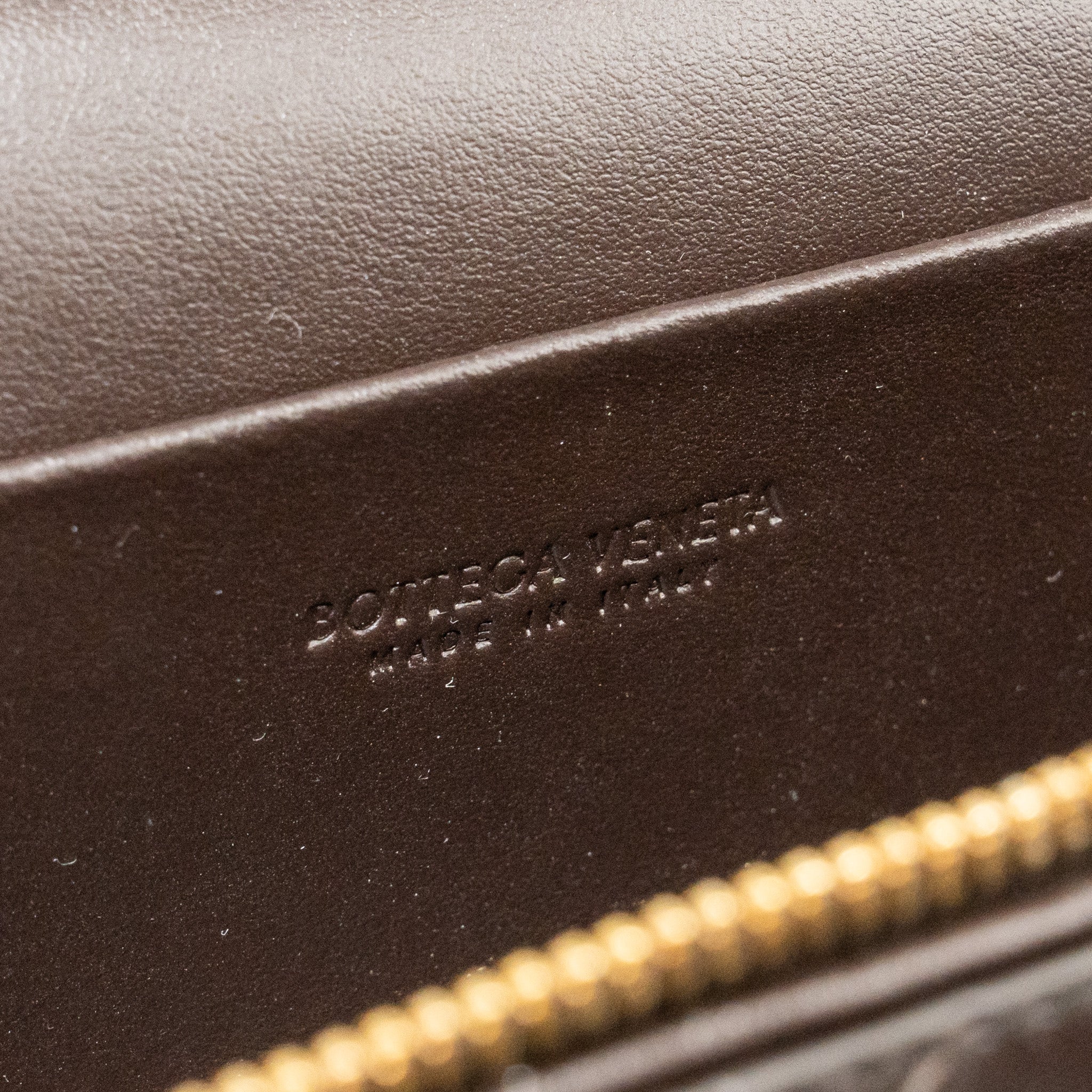 bottega-veneta-bang-bang-vanity-case-with-strap-intrecciato-leather-fondant-ghw