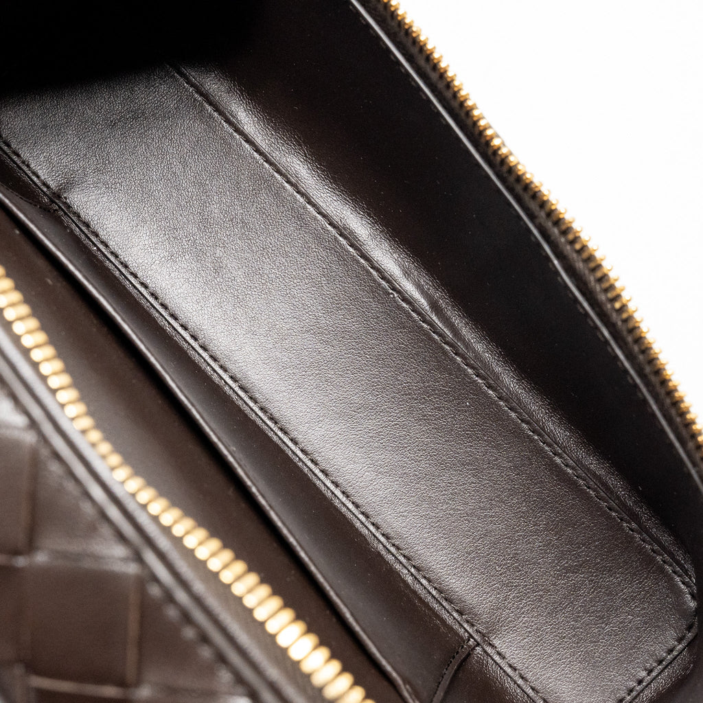 bottega-veneta-bang-bang-vanity-case-with-strap-intrecciato-leather-fondant-ghw