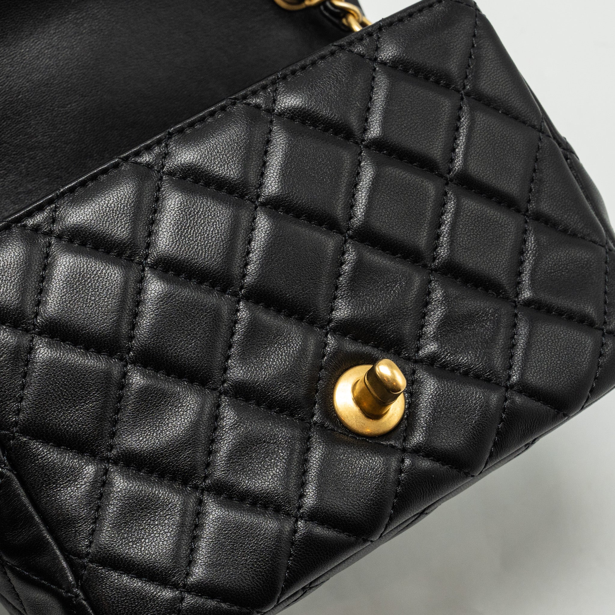 chanel-pearl-crush-mini-square-flap-bag-lambskin-black-ghwmicrochip-1