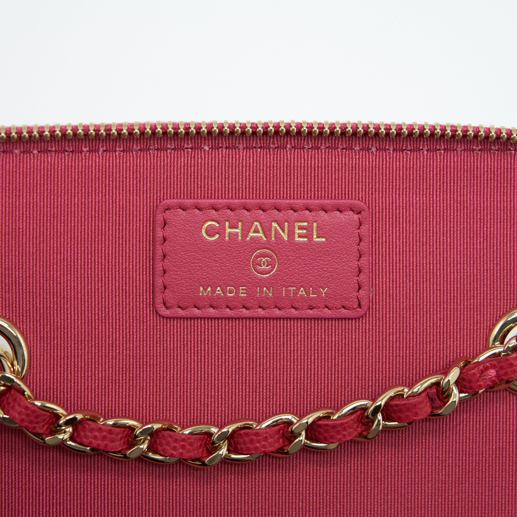 chanel-long-vanity-case-caviar-hot-pink-lghw