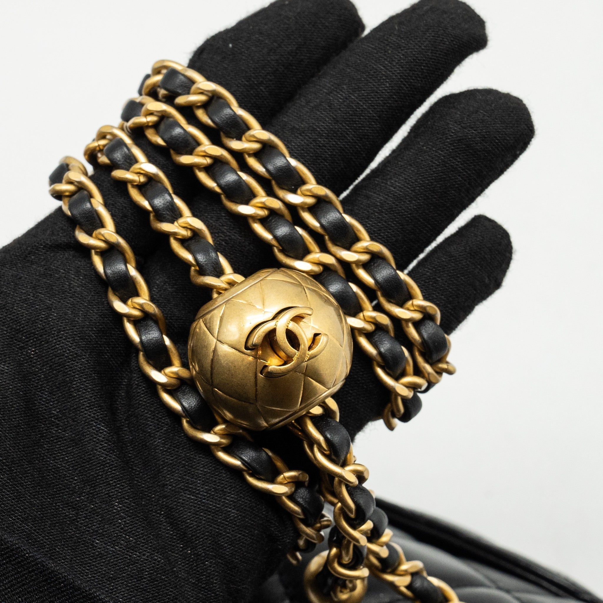 chanel-pearl-crush-mini-square-flap-bag-lambskin-black-ghwmicrochip-1