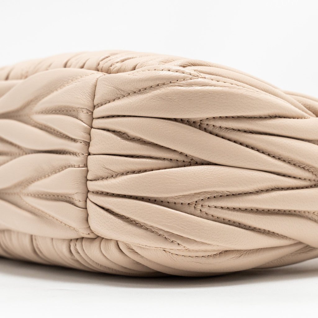 miumiu-wander-matelasse-hobo-bag-nappa-lambskin-ghw