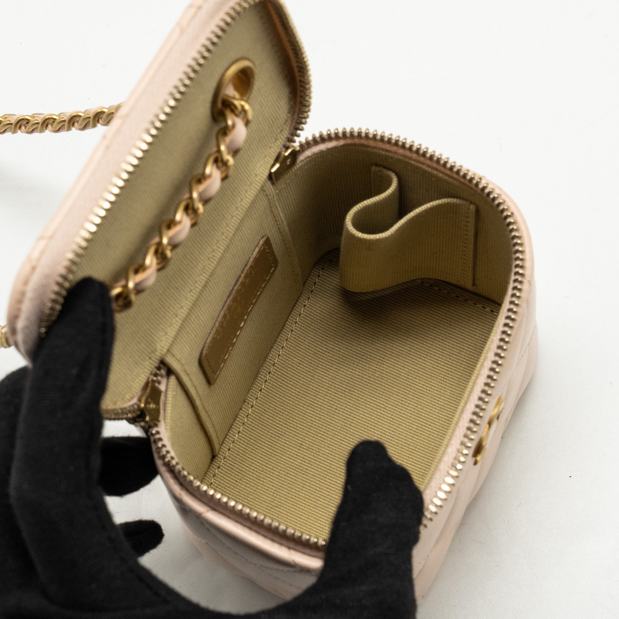 chanel-pearl-crush-mini-vanity-with-chain-lambskin-light-pink-ghw-1