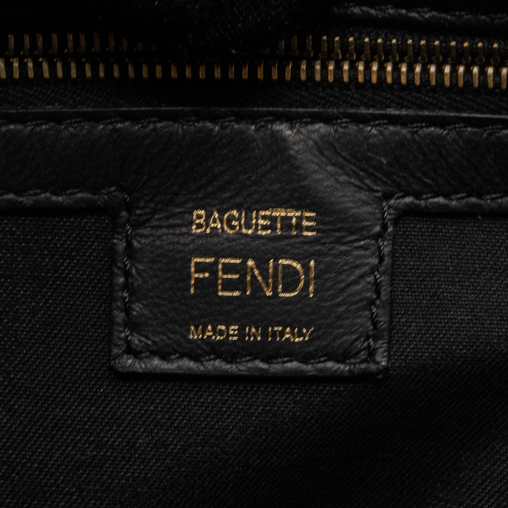 fendi-large-baguette-bag-nappa-black-ghw