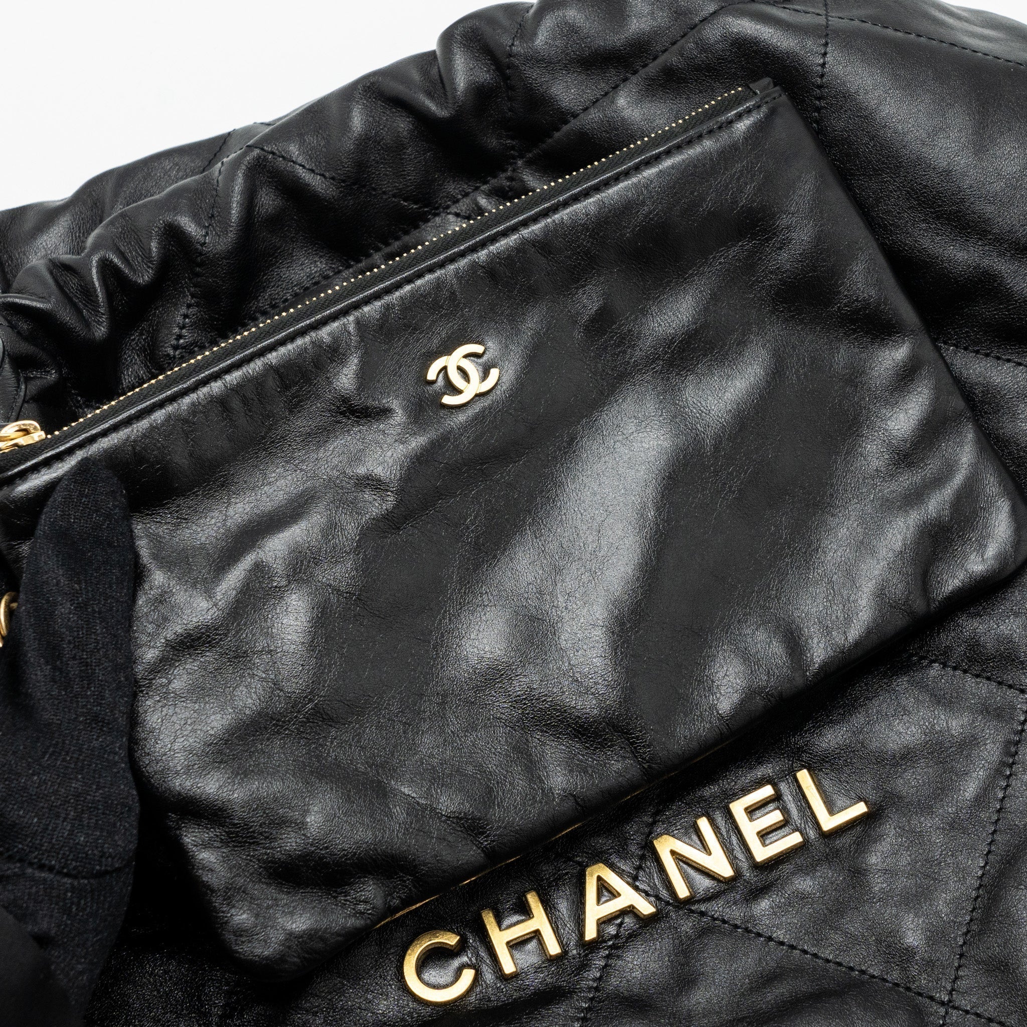 chanel-medium-22-bag-shiny-calfskin-black-brushed-ghwmicrochip