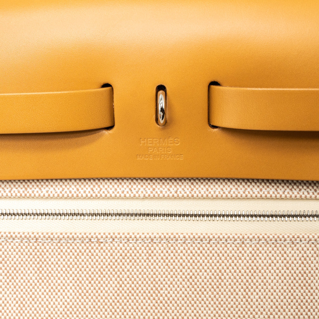 hermes-herbag-zip-31-toile-en-relief-canvas-leather-brides-sable-ecru-beige-nat-sable-shw-stamp-z