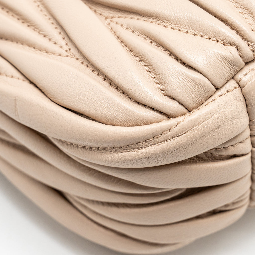 miumiu-wander-matelasse-hobo-bag-nappa-lambskin-ghw