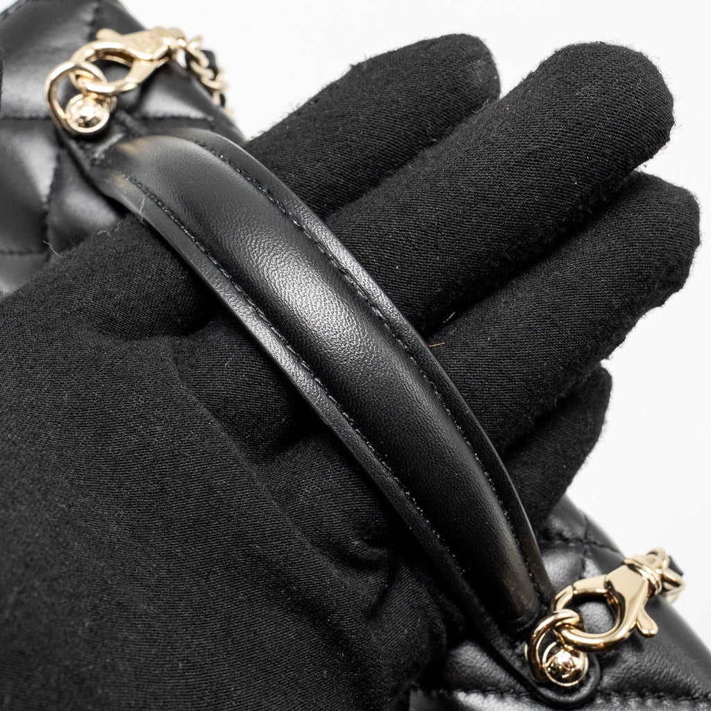 chanel-25b-cc-top-handle-vanity-with-chain-lambskin-black-lghwmicrochip