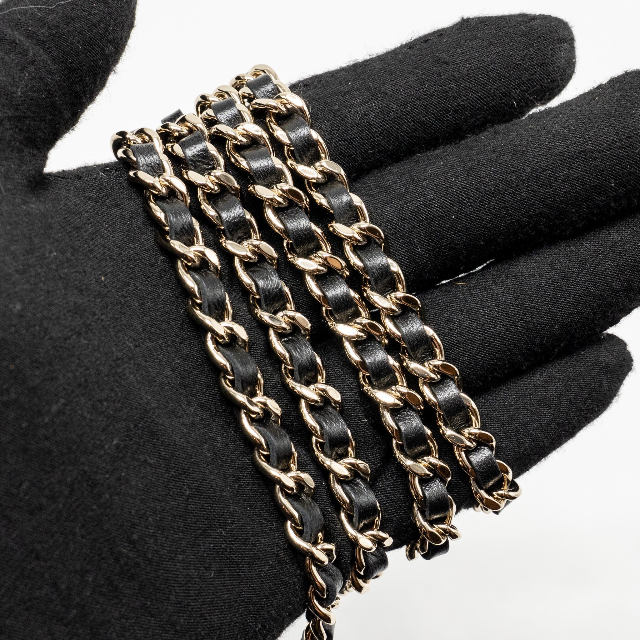 chanel-25b-cc-top-handle-vanity-with-chain-lambskin-black-lghwmicrochip