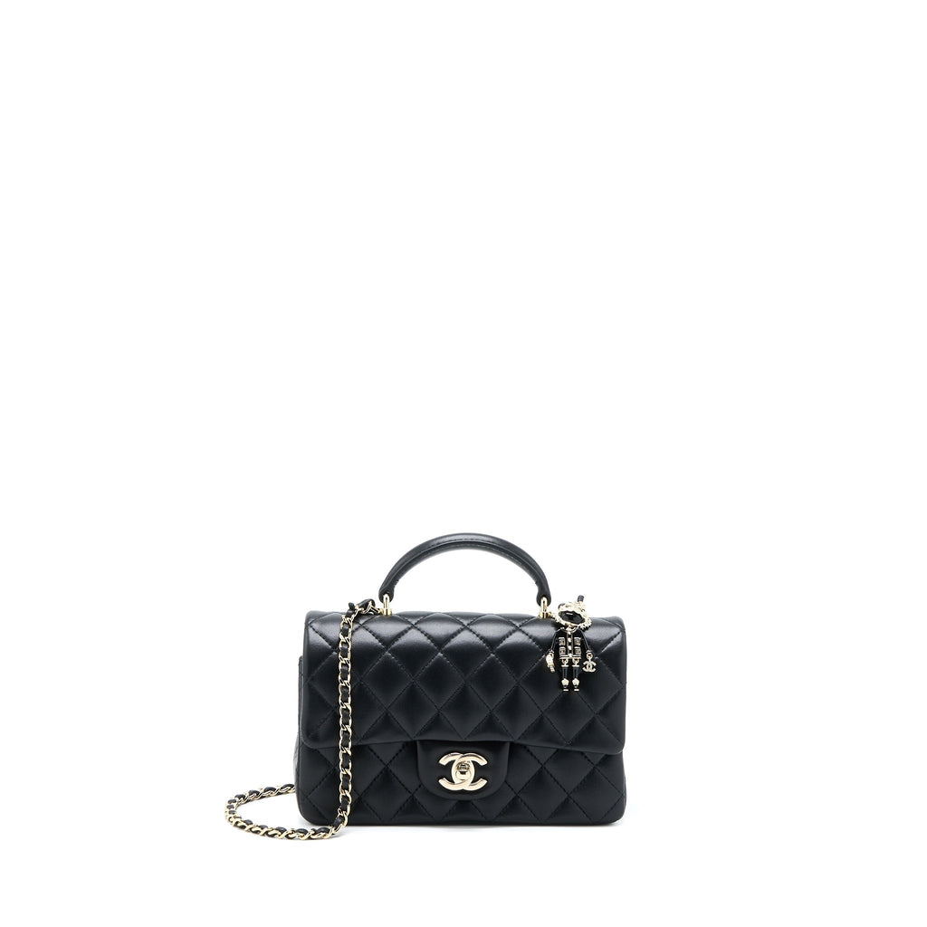 chanel-22p-top-handle-mini-rectangular-with-lion-charm-lghw-microchip