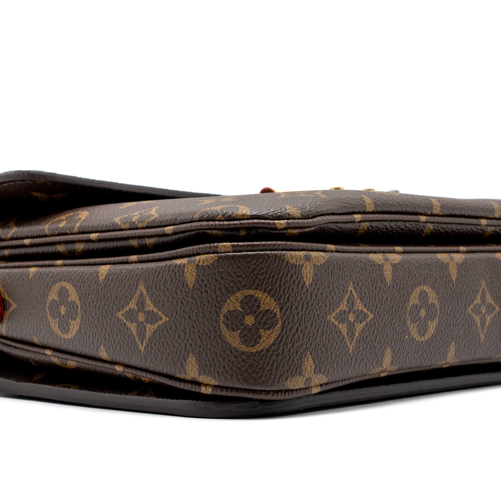 louis-vuitton-pochette-metis-monogram-canvas-ghw-23