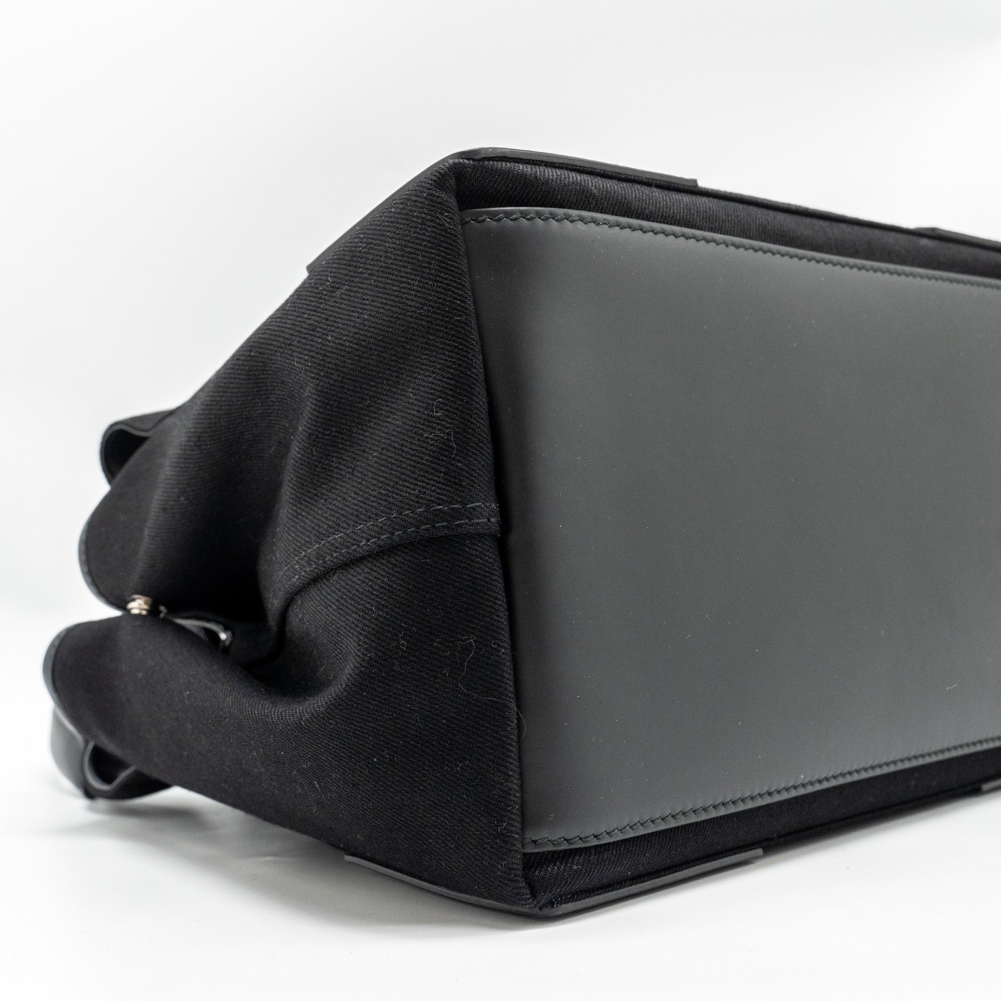 balenciaga-cabas-logo-tote-bag-canvas-calfskin-black-shw