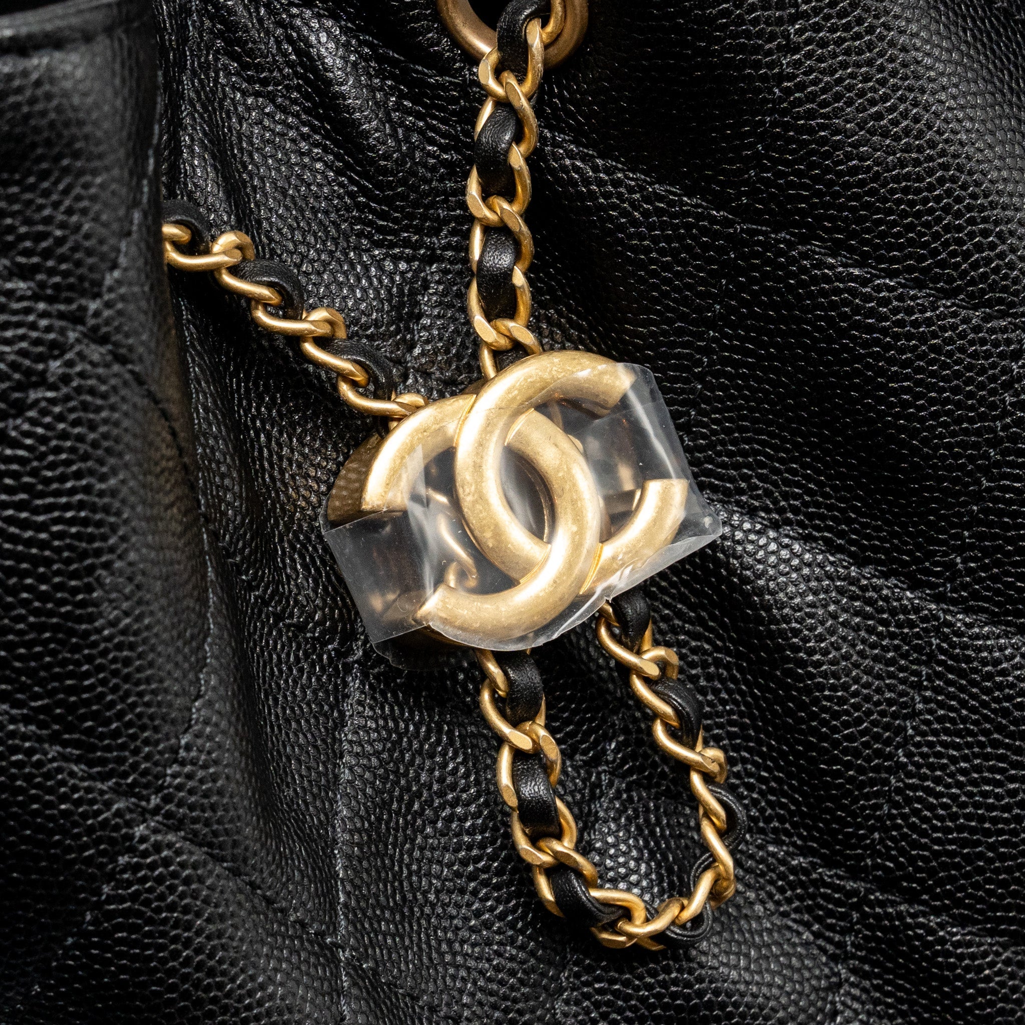 chanel-small-25-bag-caviar-black-ghw-microchip-1