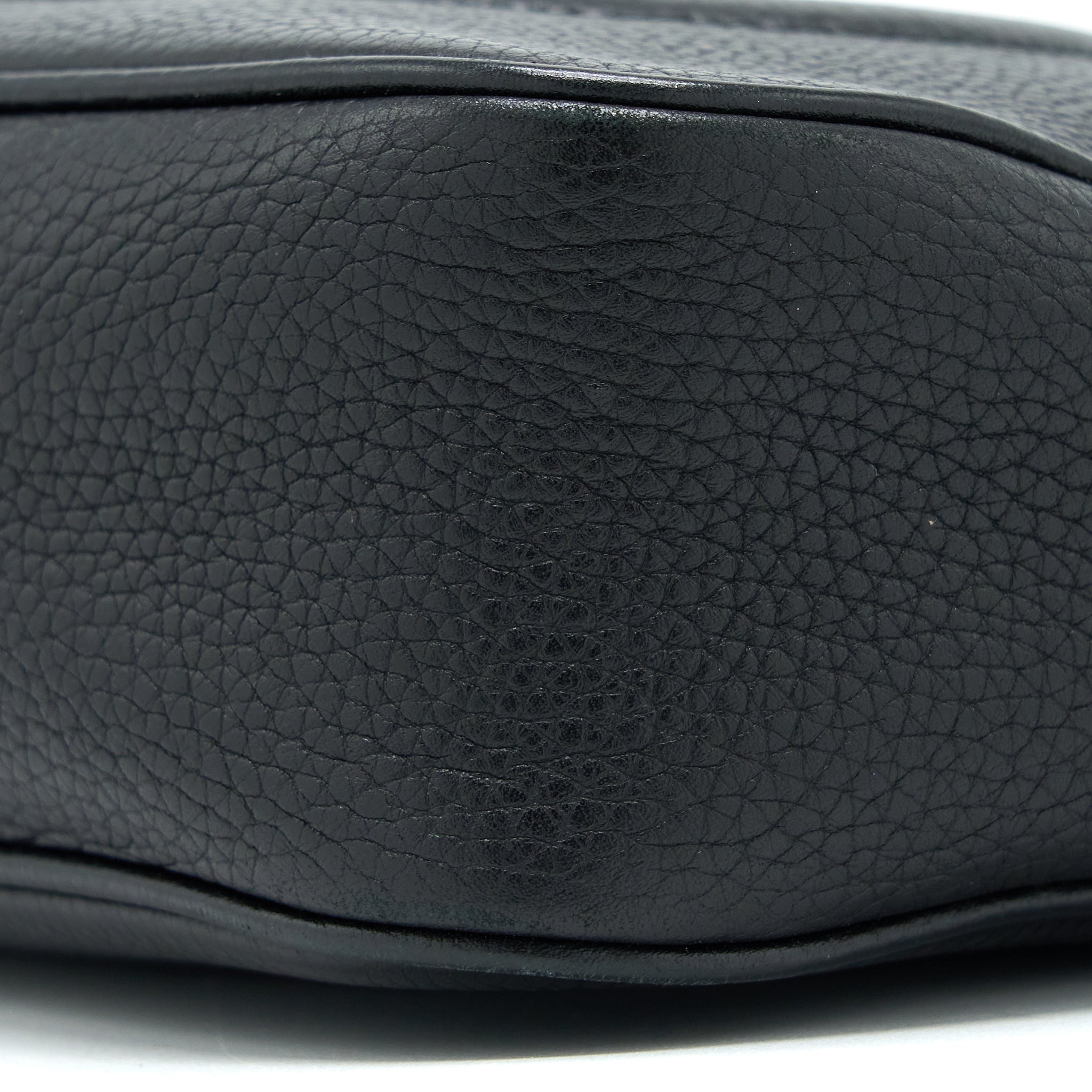gucci-soho-disco-camera-bag-calfskin-black-ghw