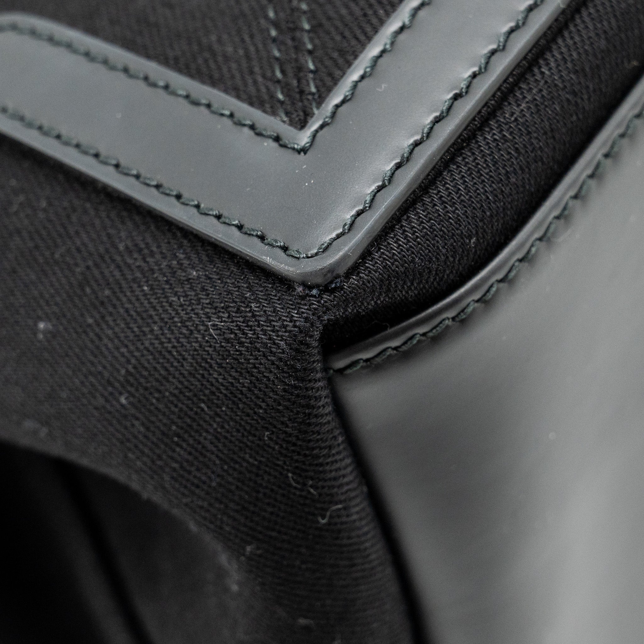 balenciaga-cabas-logo-tote-bag-canvas-calfskin-black-shw