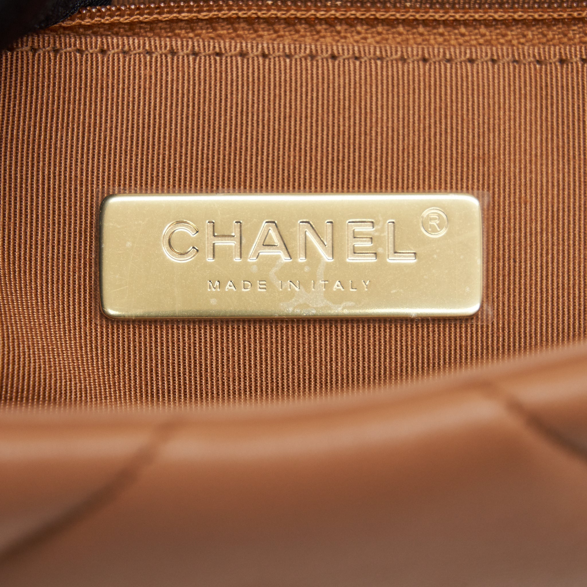 chanel-21p-caramel-small-19-flap-bag-ghw