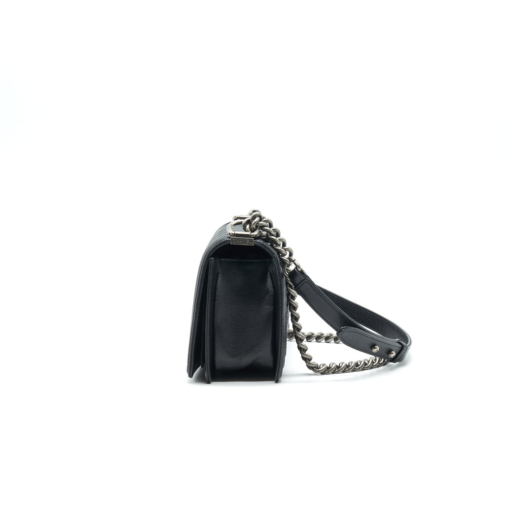 chanel-medium-boy-chanel-handbag-caviar-black-shw-1