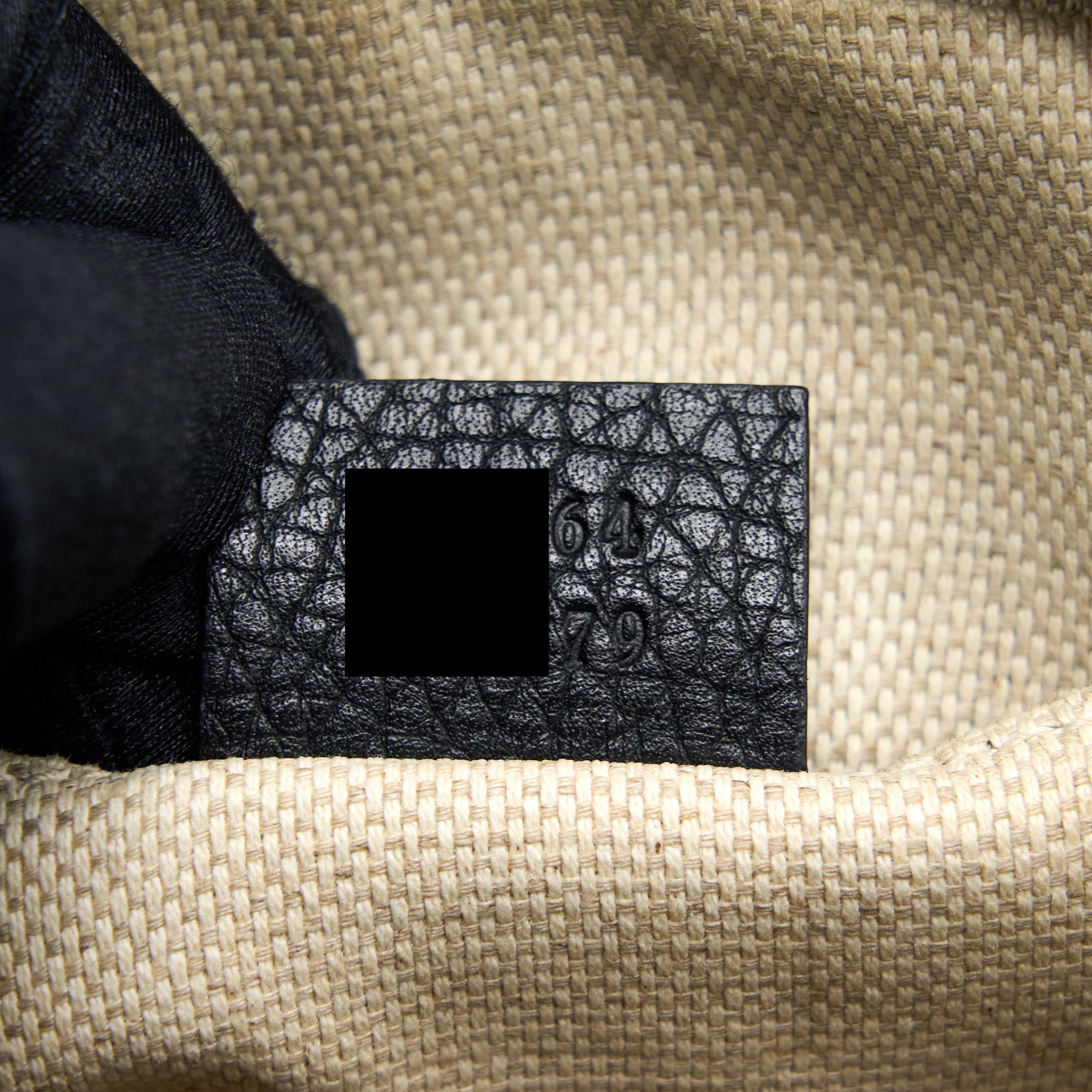 gucci-soho-disco-camera-bag-calfskin-black-ghw
