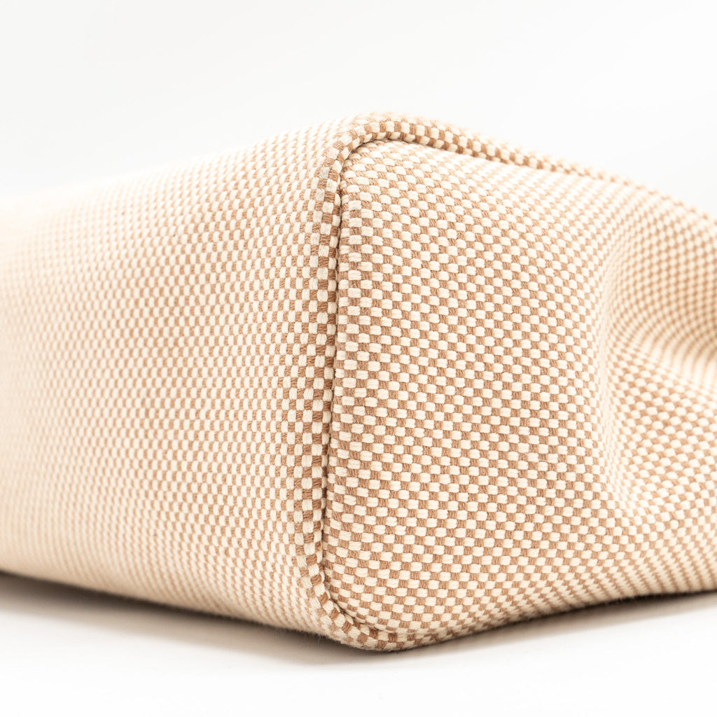 hermes-herbag-31-zip-bag-toile-criss-viking-vache-hunter-leather-ecru-beige-nature-nature-shw-stamp-y