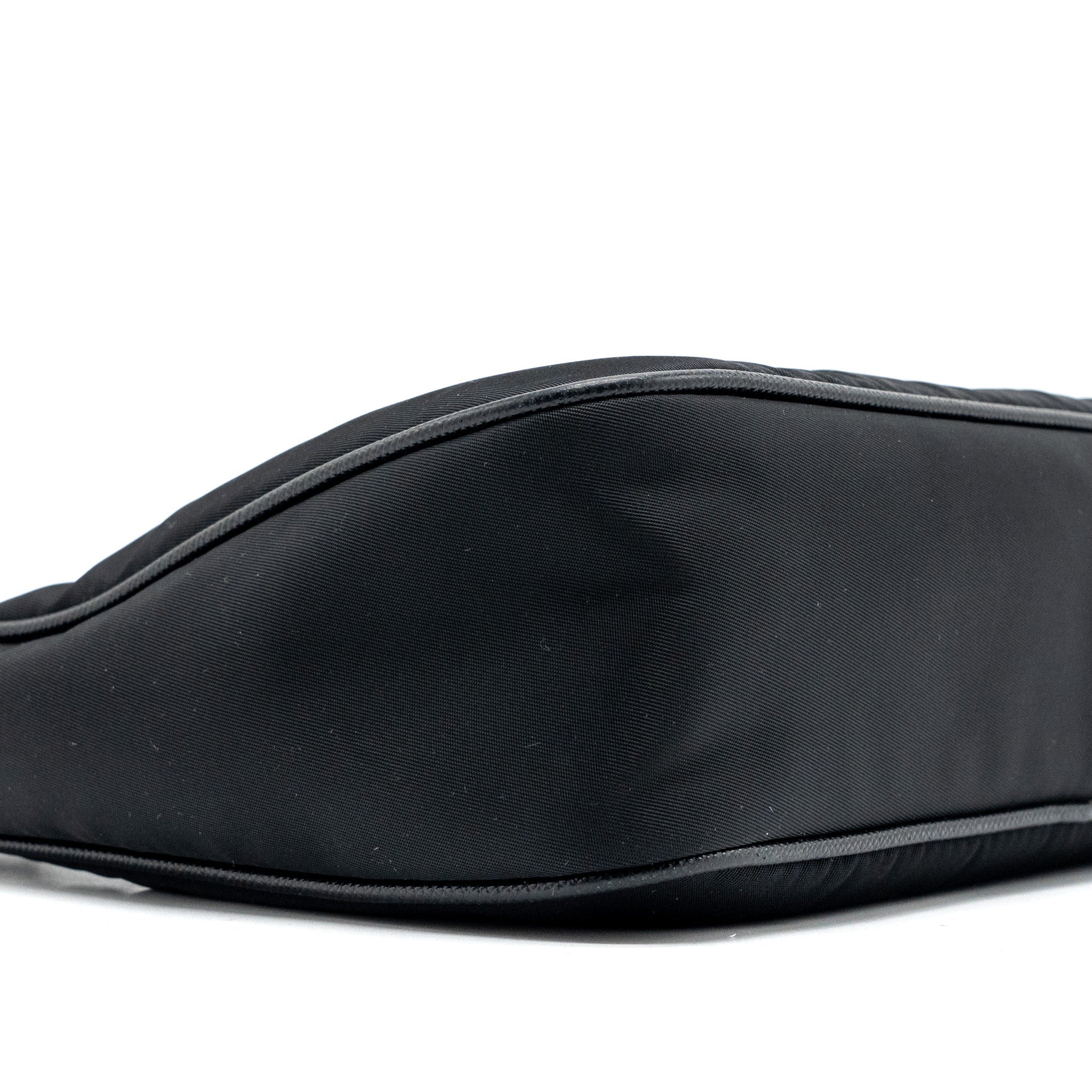 prada-reedition-2005-re-nylon-black-shw