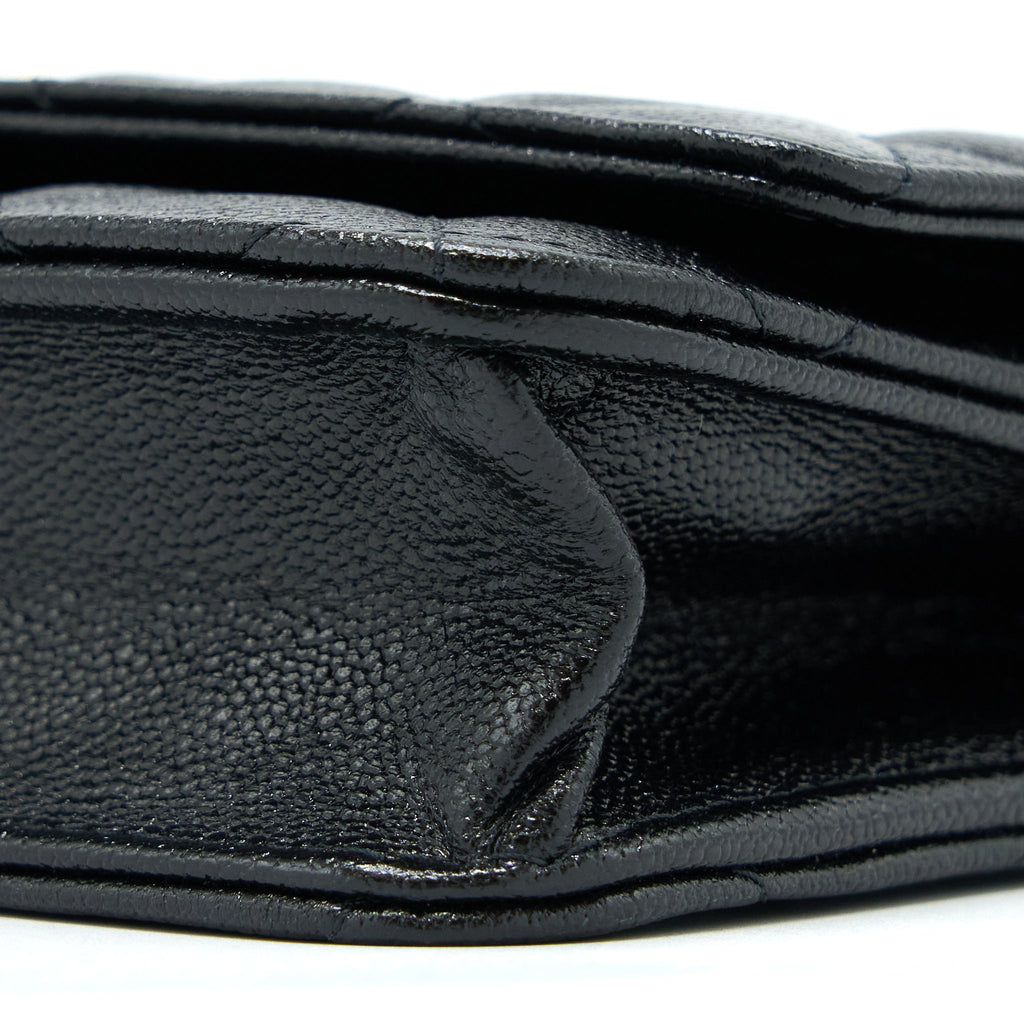 chanel-22b-detail-cc-logo-wallet-on-chain-caviar-black-lghw-microchip