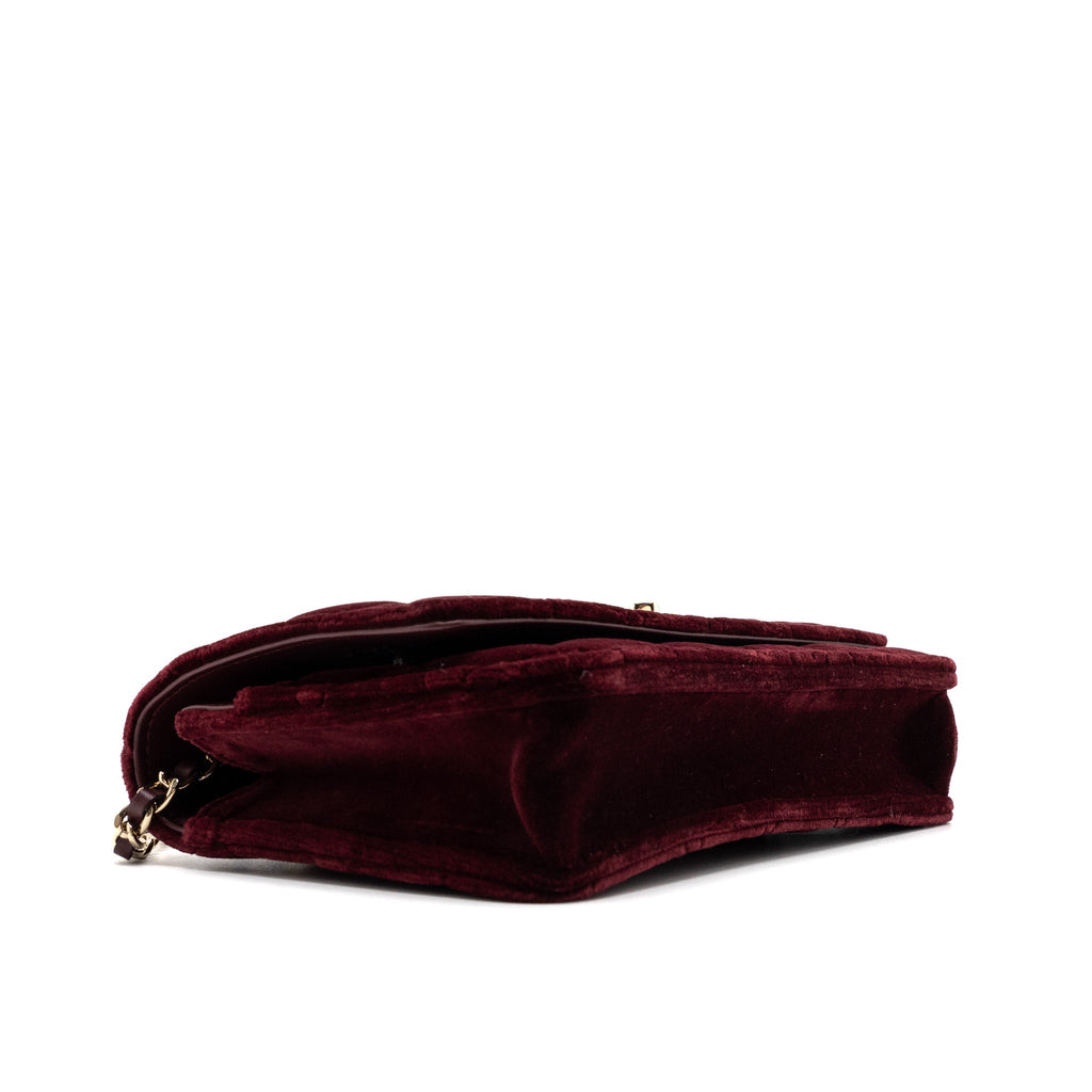 chanel-crystal-pearl-crush-wallet-on-chain-velvet-burgundy-lghw