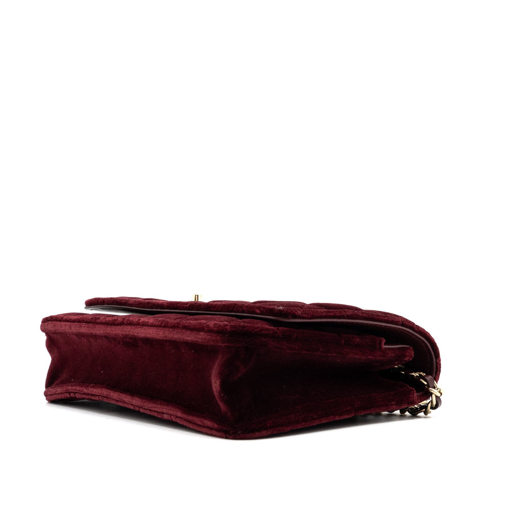 chanel-crystal-pearl-crush-wallet-on-chain-velvet-burgundy-lghw