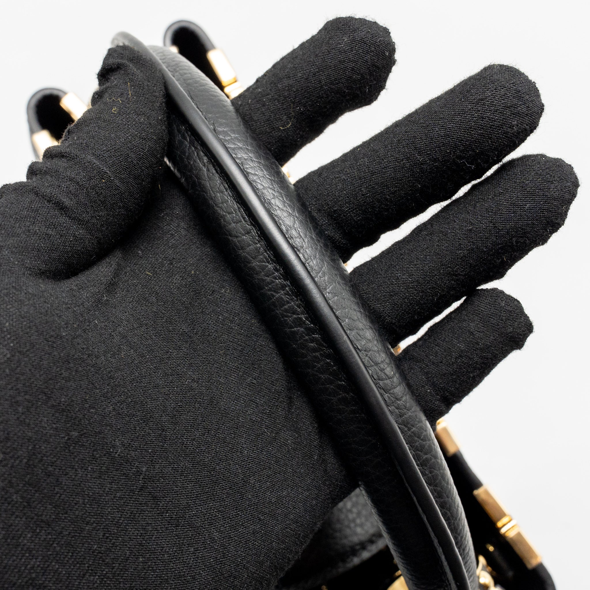 louis-vuitton-capucines-mm-taurillon-leather-black-ghw-1