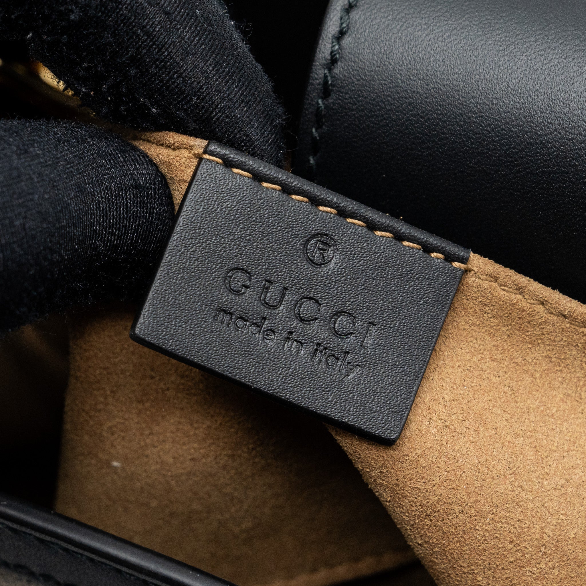 gucci-small-gg-padlock-shoulder-bag-gg-supreme-canvas-black-ghw