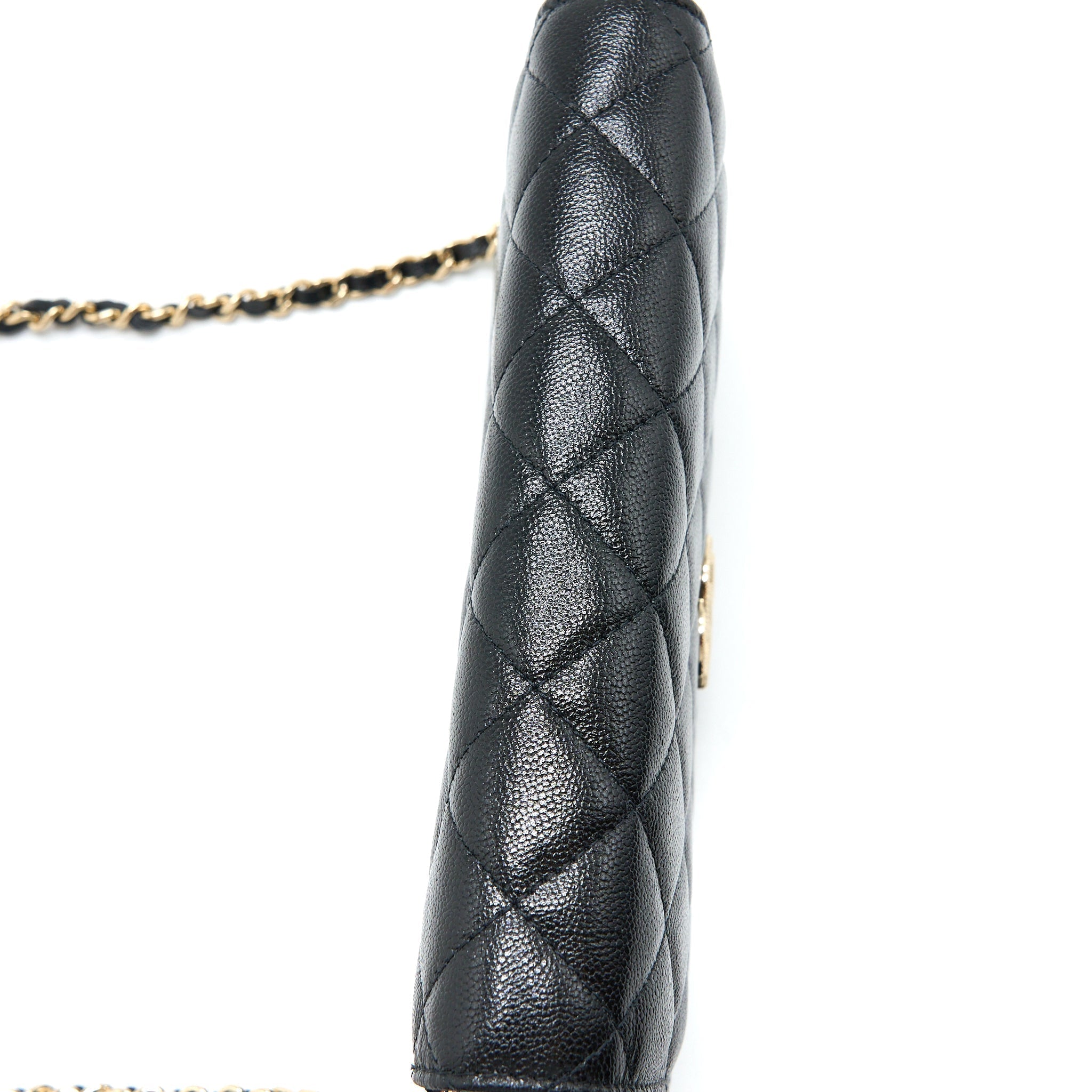 chanel-22b-detail-cc-logo-wallet-on-chain-caviar-black-lghw-microchip