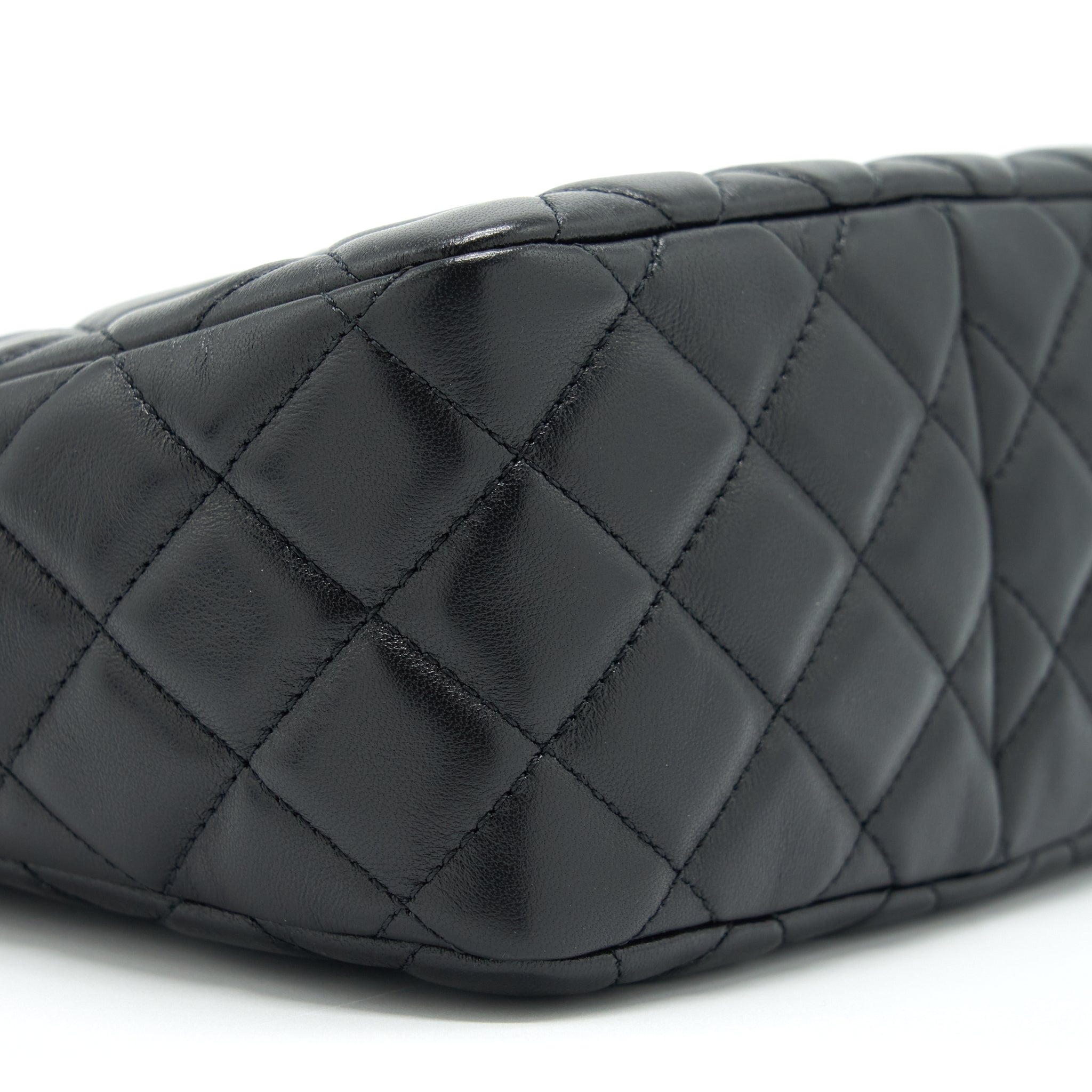 copy-of-chanel-22s-pearl-crush-hobo-bag-lambskin-black-ghw