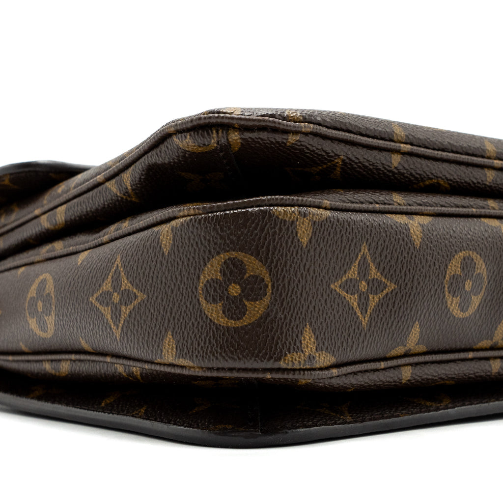 louis-vuitton-pochette-metis-monogram-canvas-ghw-17