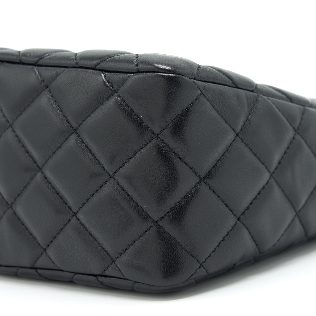 copy-of-chanel-22s-pearl-crush-hobo-bag-lambskin-black-ghw