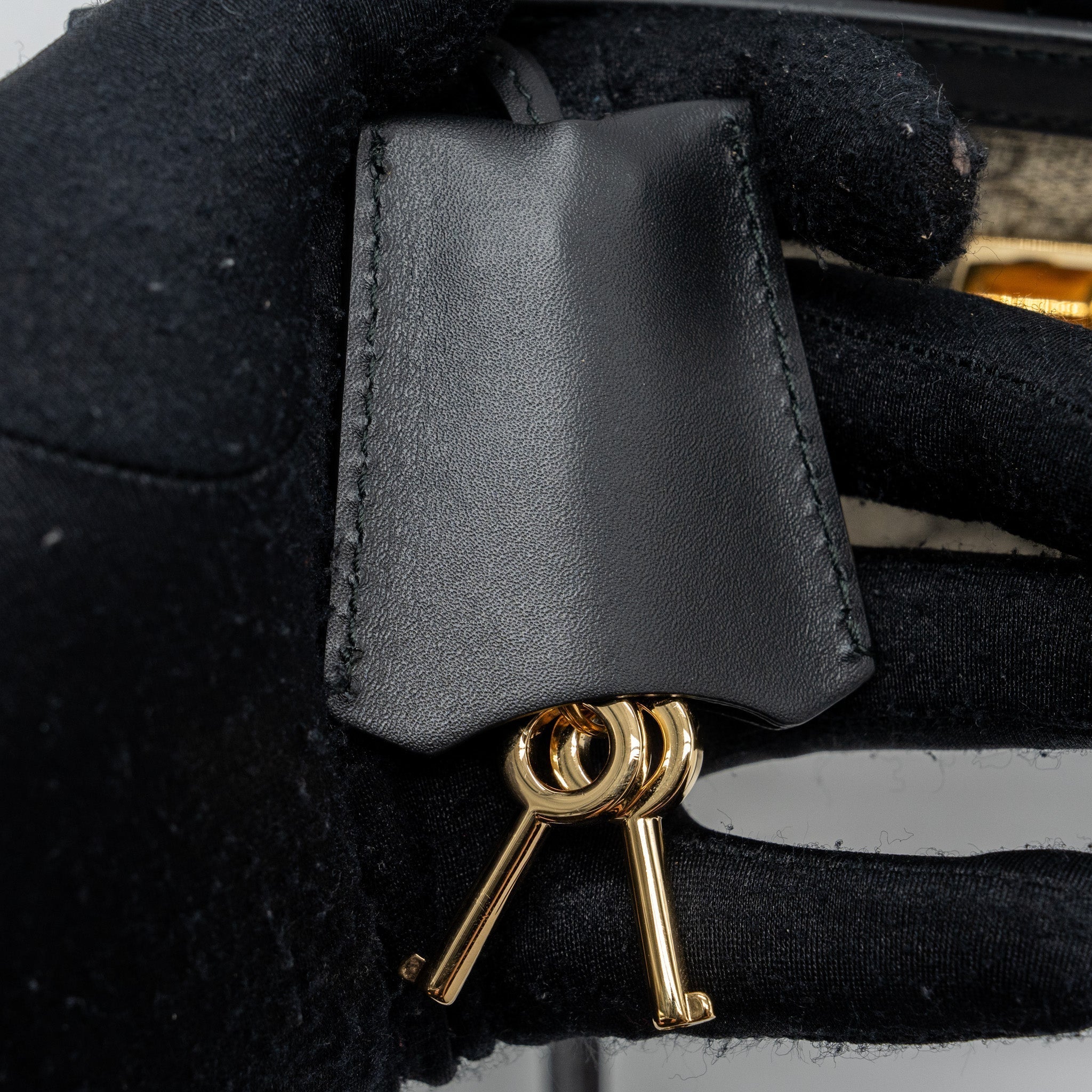 gucci-small-gg-padlock-shoulder-bag-gg-supreme-canvas-black-ghw