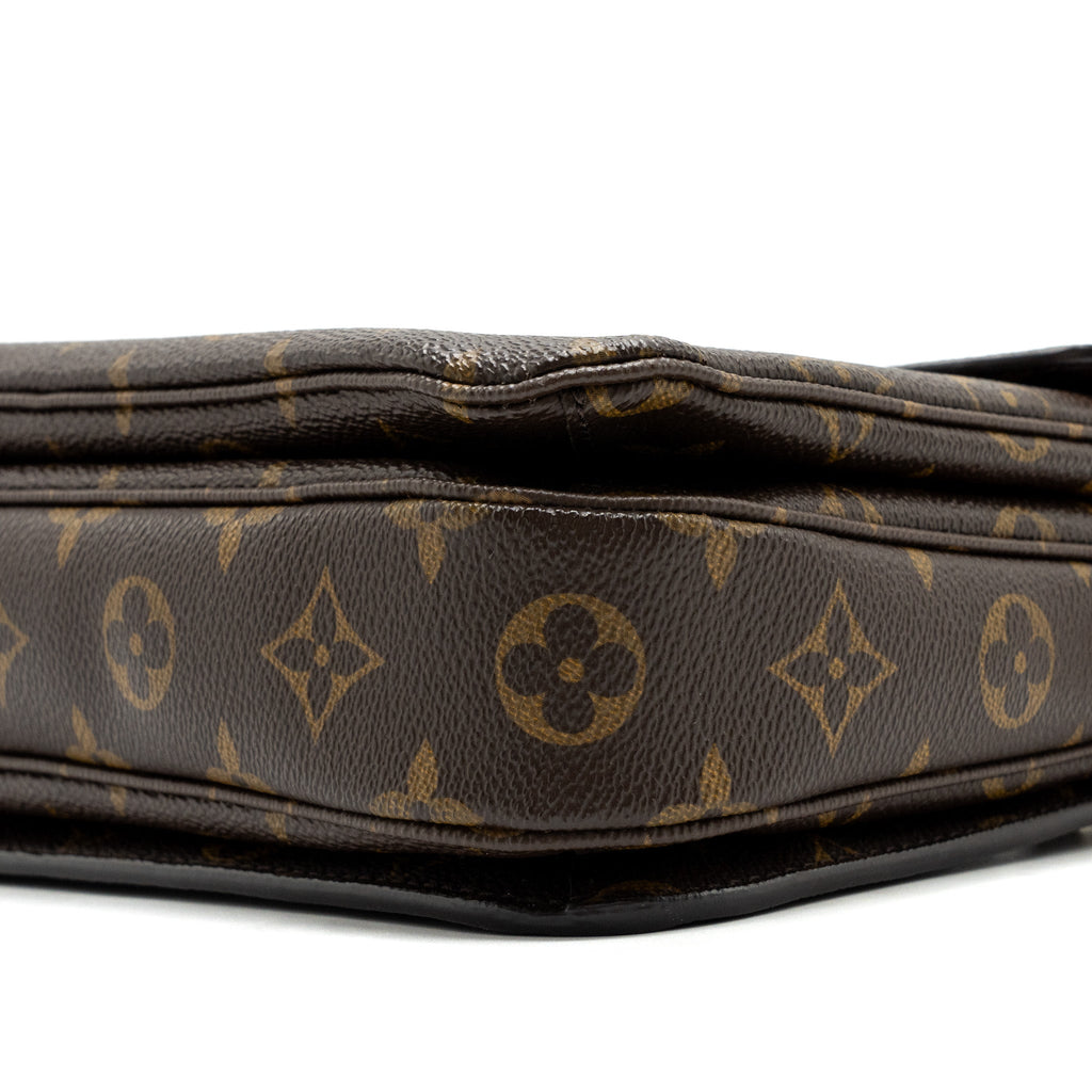 louis-vuitton-pochette-metis-monogram-canvas-ghw-17
