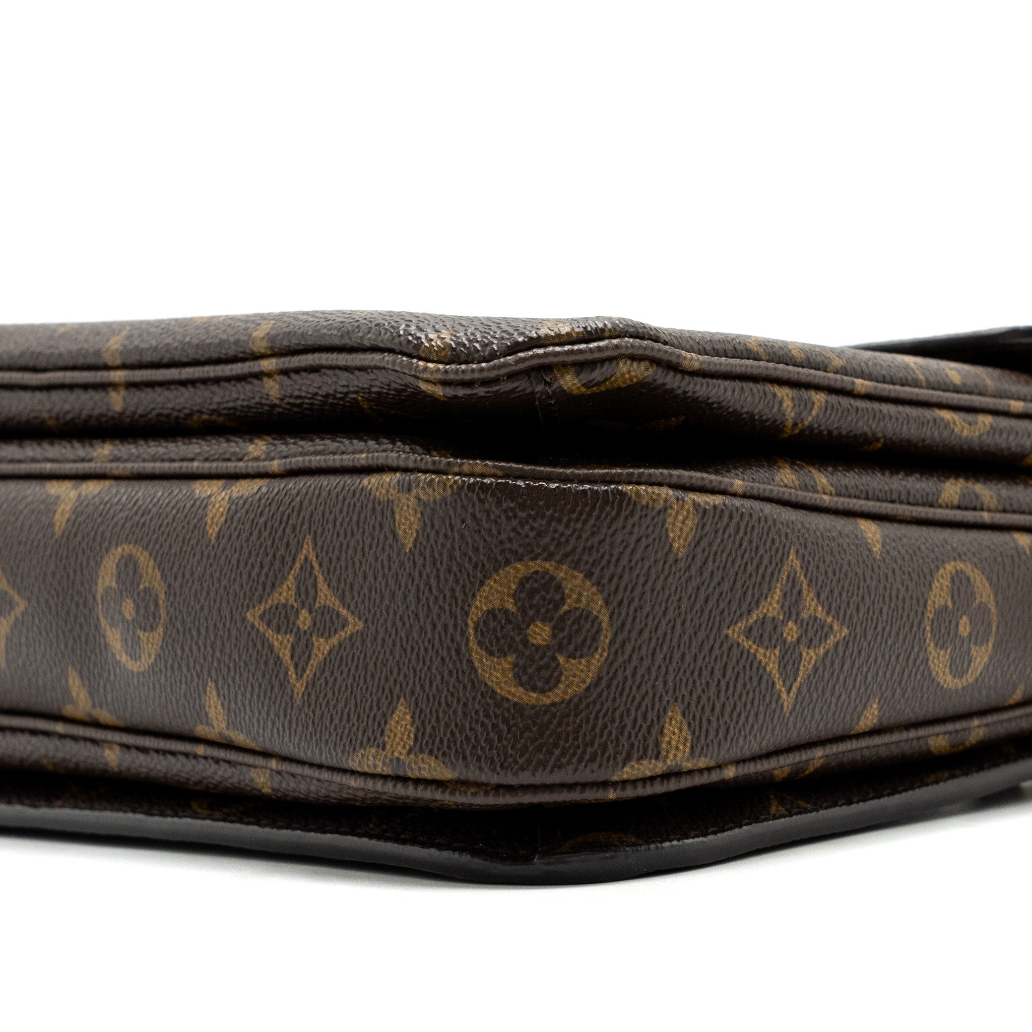 louis-vuitton-pochette-metis-monogram-canvas-ghw-17