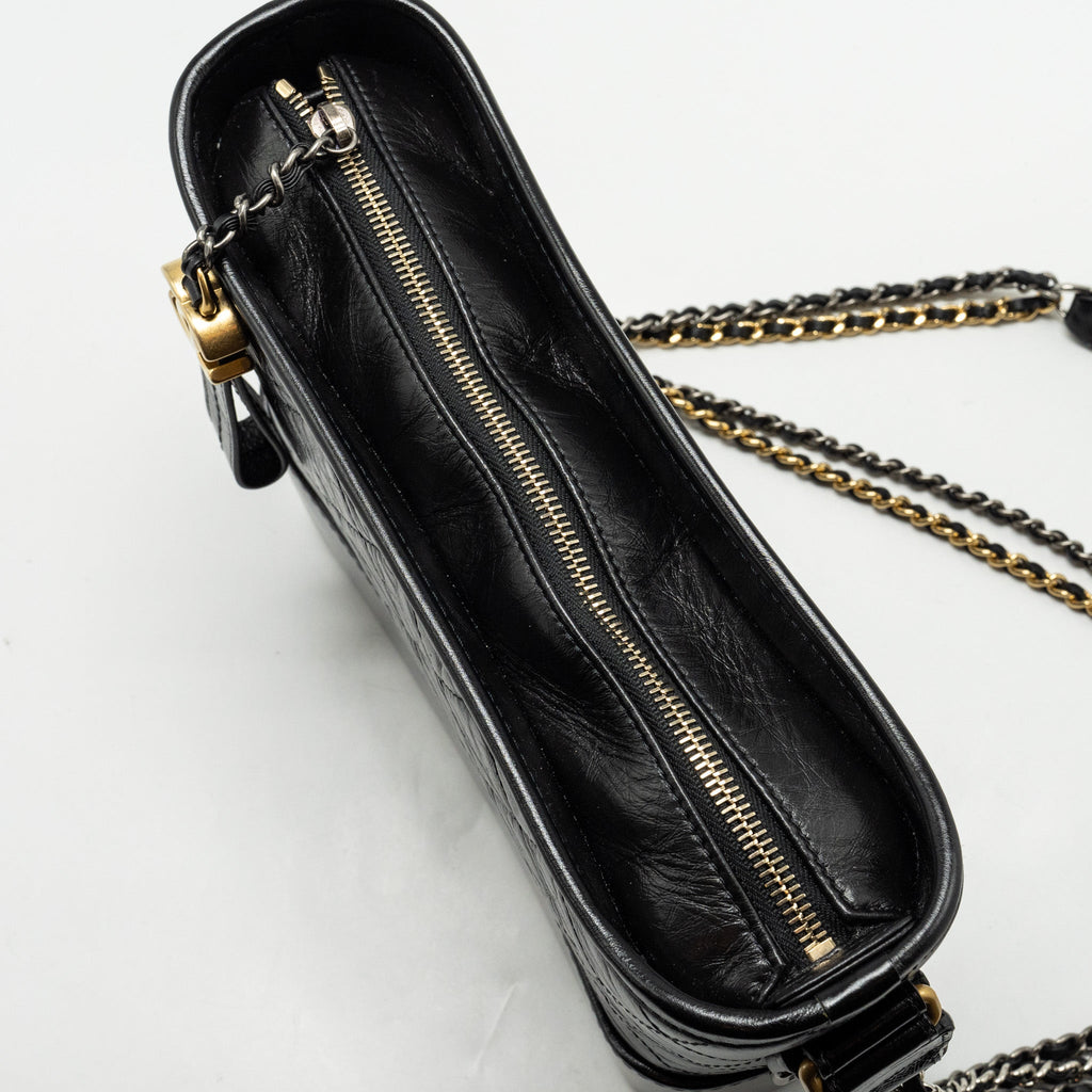 chanel-gabrielle-hobo-bag-calfskin-black-multicolour-hardware-microchip