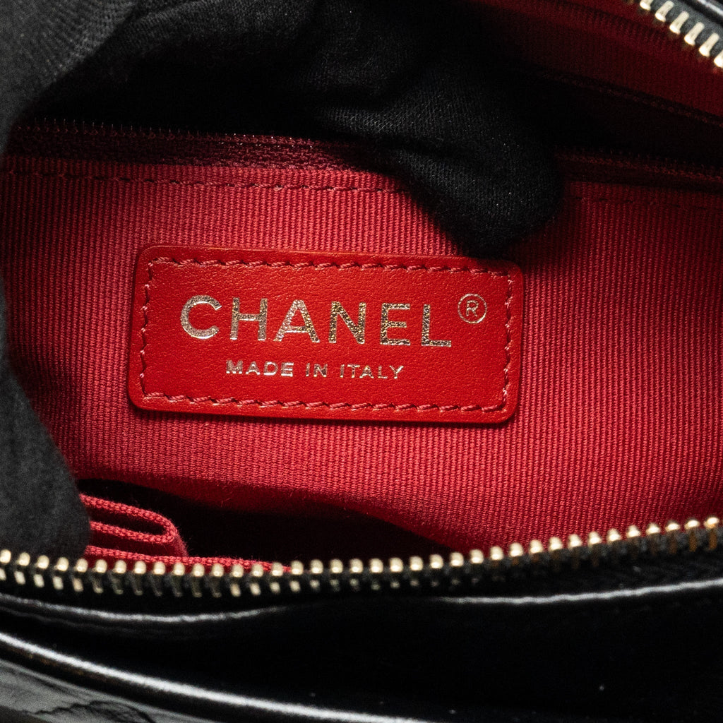 chanel-gabrielle-hobo-bag-calfskin-black-multicolour-hardware-microchip