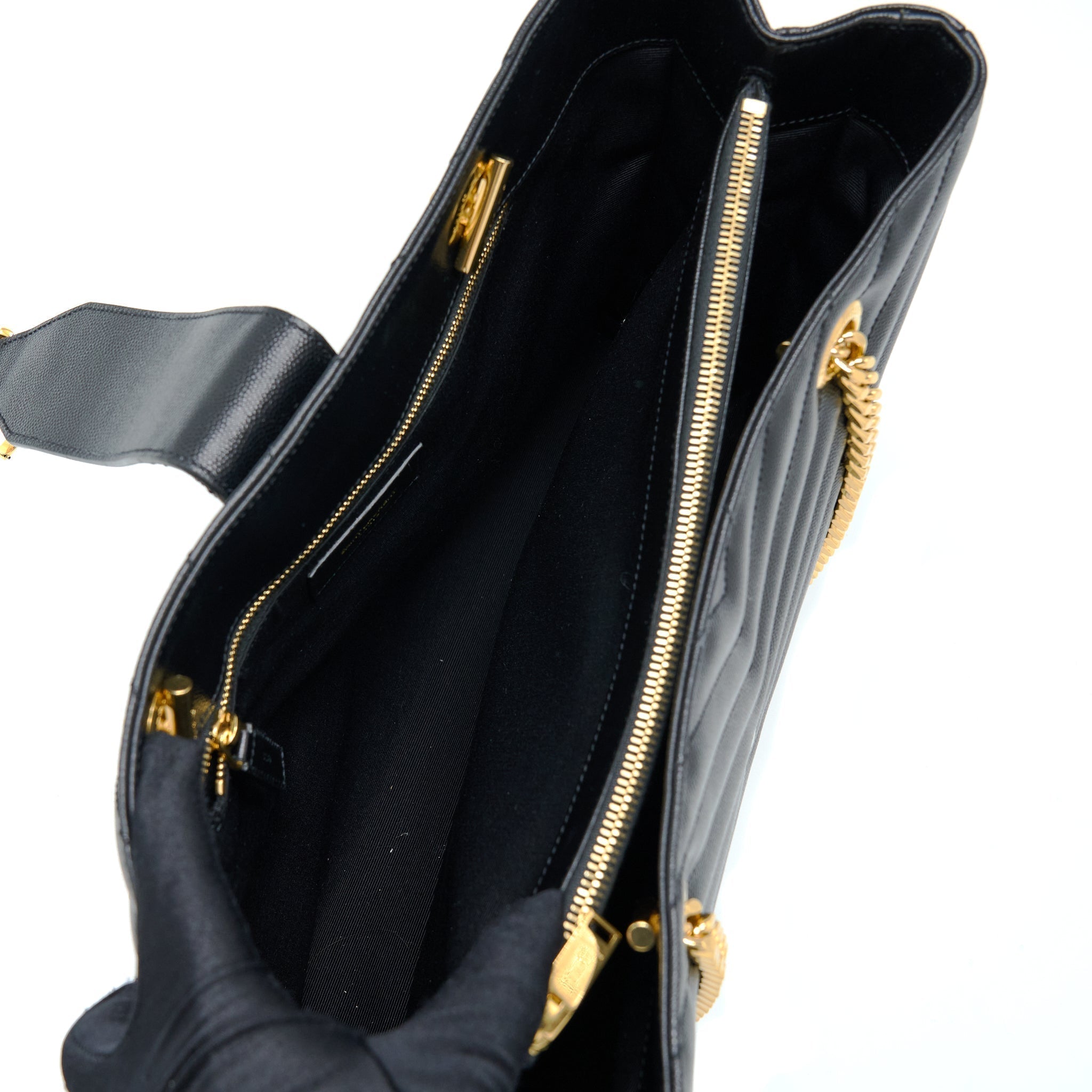 saint-laurent-ysl-chevron-tote-bag-black-ghw